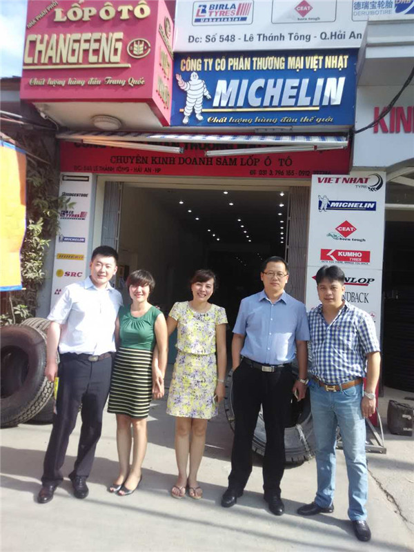 Kelucktyre visitó a clientes de neumáticos para camiones en Vietnam
