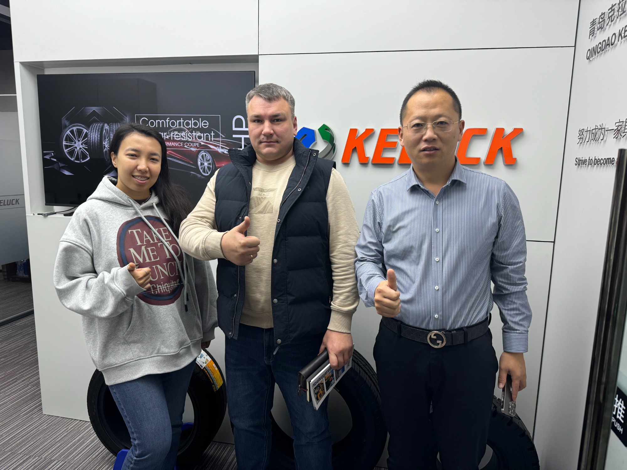 Reunión de negocios exitosa entre Qingdao Keluck Tyre Co., Ltd. y clientes rusos